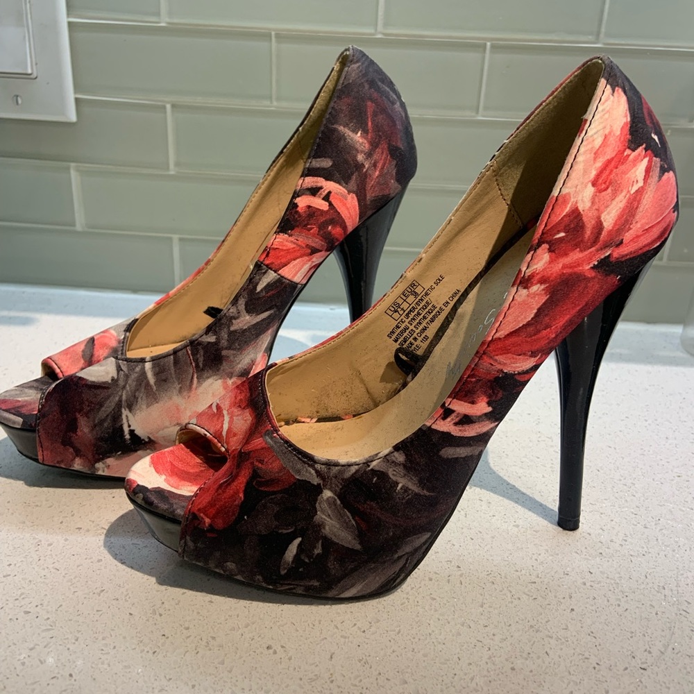 NEW Floral open toe heels